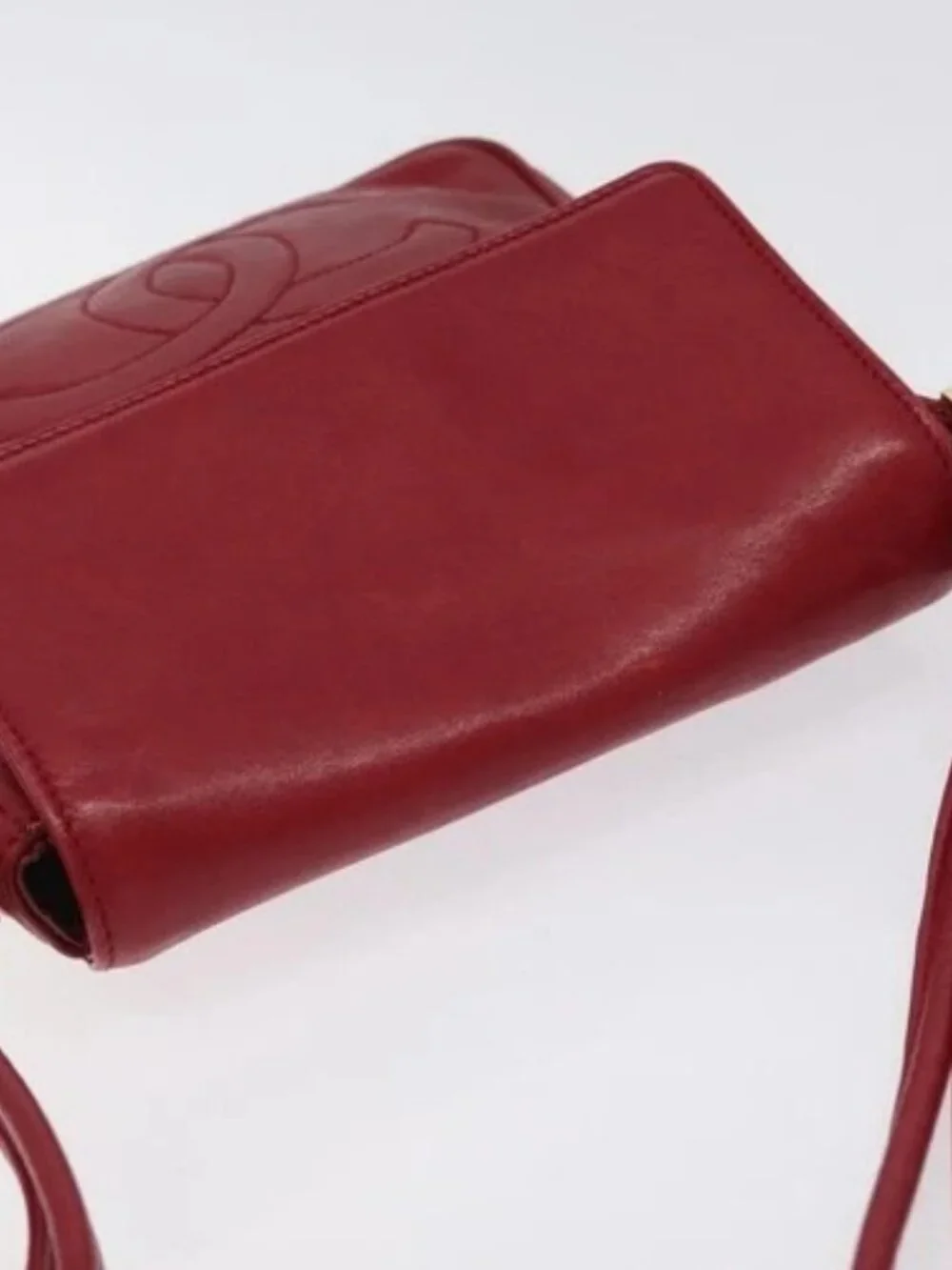 CHANEL brand	chanel color	red
